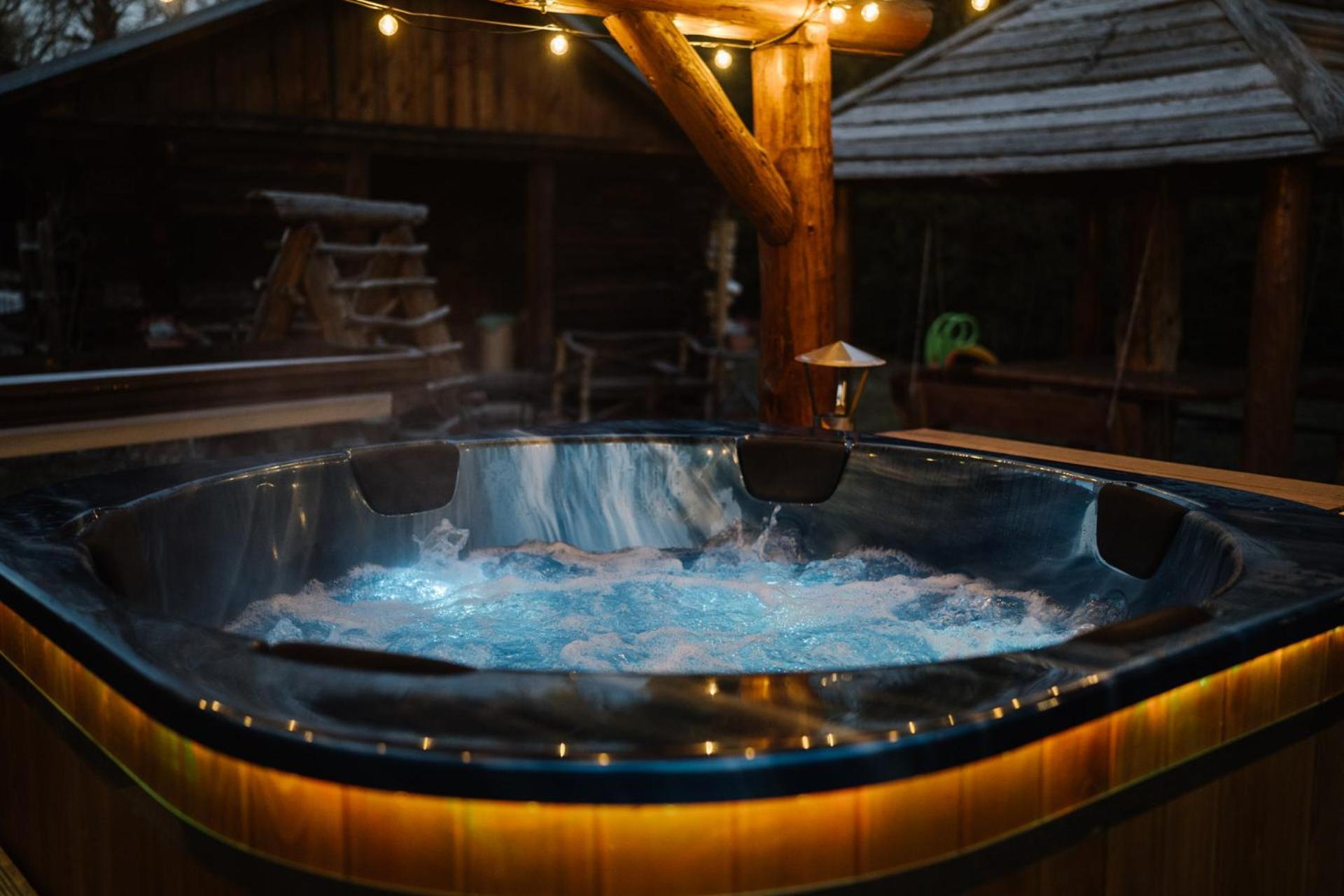 Gazdovsky Dvor B&B S Mini Wellness Bešeňová Exteriör bild